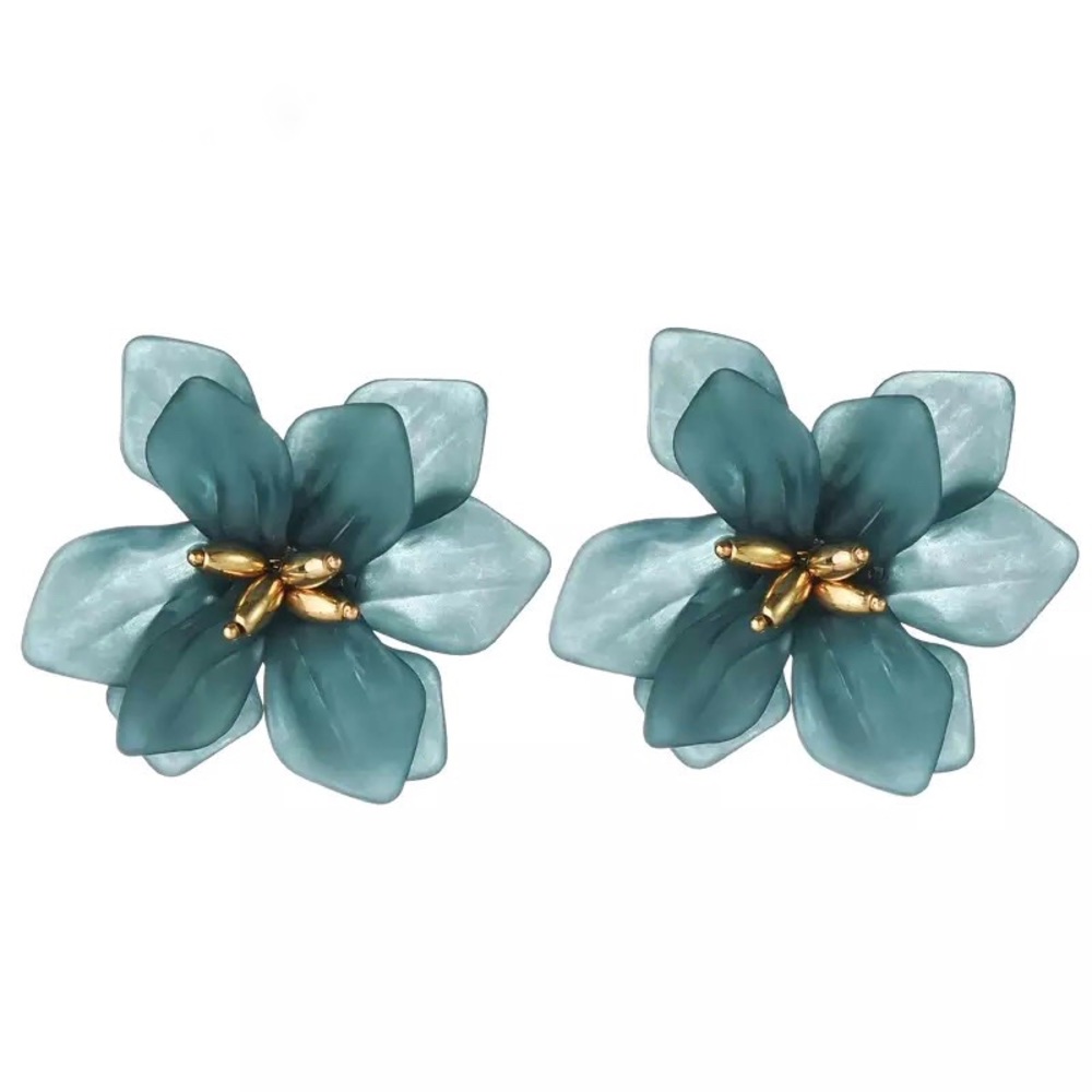 18 pairs of Flower Earrings - Picture 2 of 4